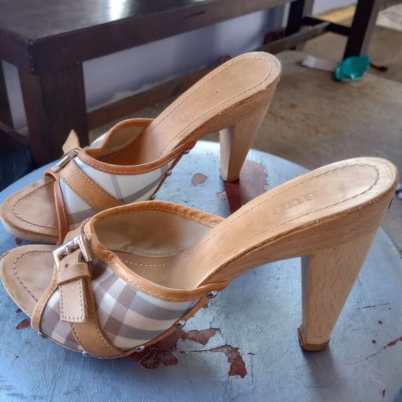 Burberry nova check mules size 39